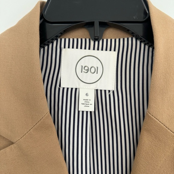 SOLD! 1901 Stretch Cotton Twill Blazer - Size 6 - Picture 5 of 8